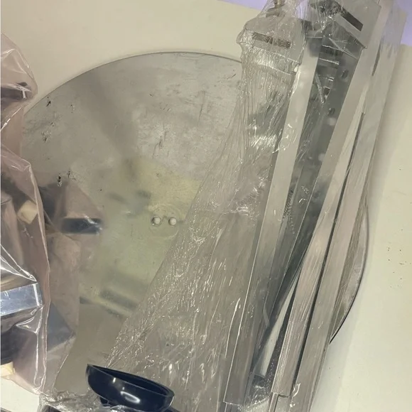 Rotating Liquor Dispenser with Chrome Finish Can be ceiling Mounted or Wall - Picture 6 of 6